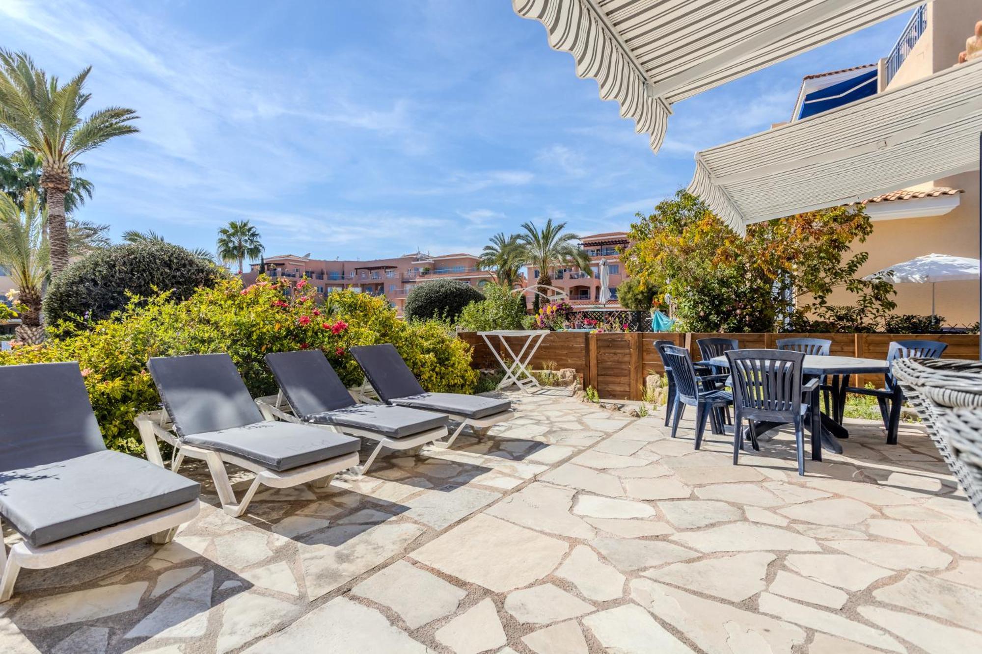 H&O Limnaria Elegance Pool View Apartment Paphos Exterior photo