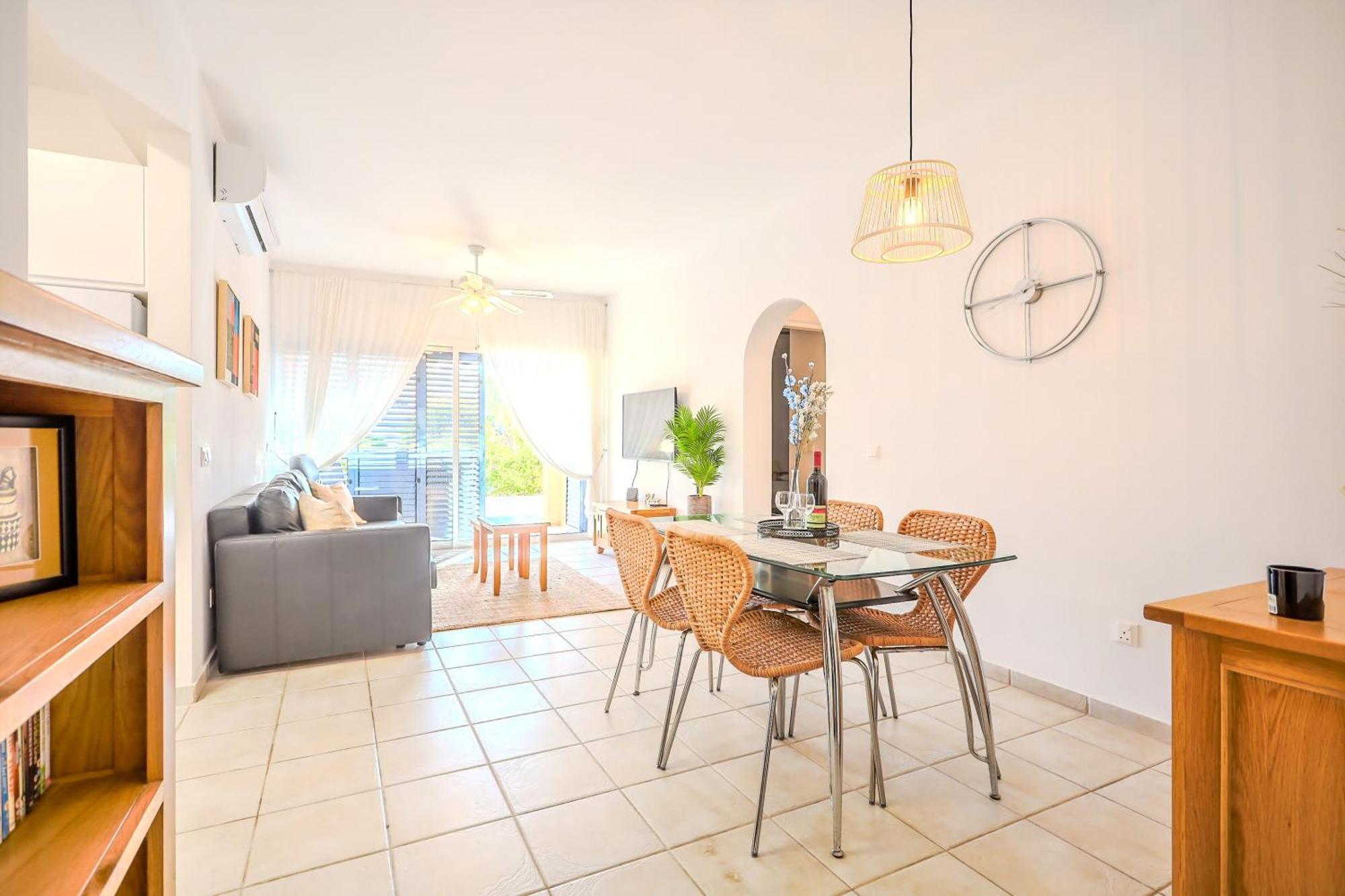 H&O Limnaria Elegance Pool View Apartment Paphos Exterior photo